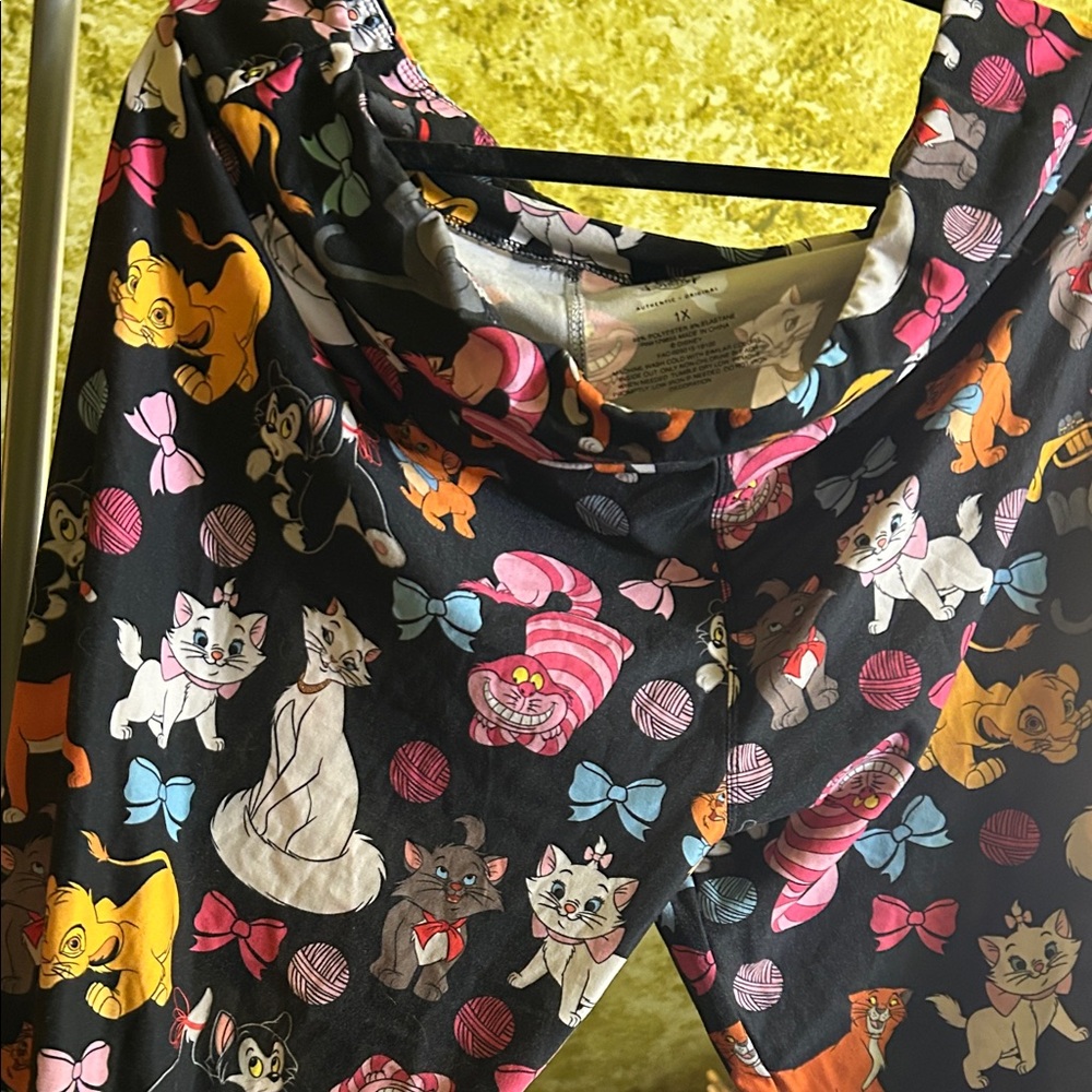 1 Pair of gently loved Disney Aristocats leggings Size 1X